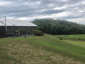 Upper tasting area
