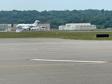 plane landing